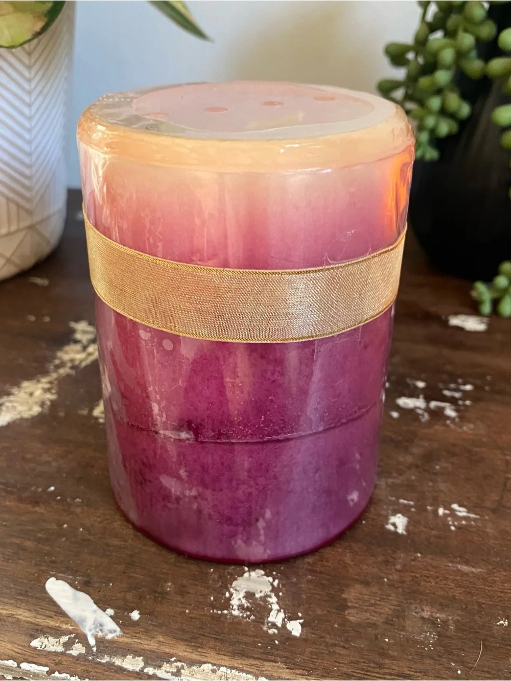NEW pier 1 frosted cranberries scented candle